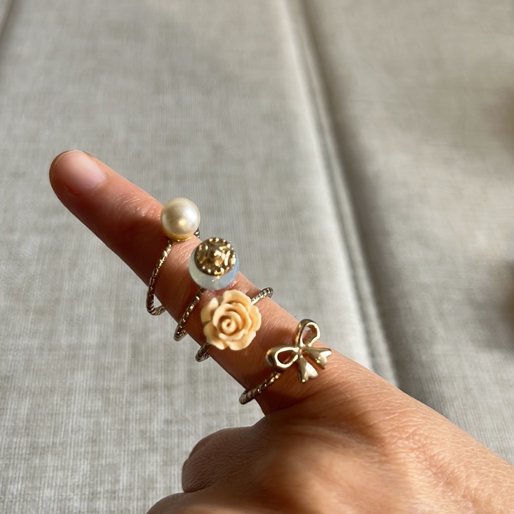 Stack of 4 rings